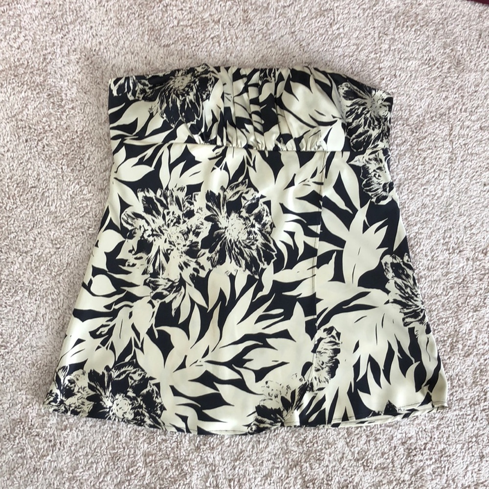 💕Beautiful Ann Taylor Satin Floral Strapless Top💕